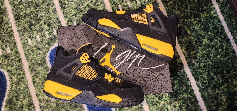 DS Air JORDAN 4 IV Retro GS Thunder ⛈️ Size 5.5 Youth Grade School 7 Women Black White Tour Yellow