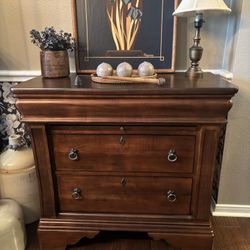 Kincaid Nightstand 