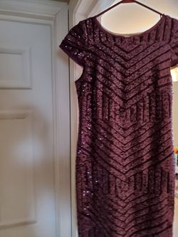 Vince Camuto Size 6 Dress Burgundy