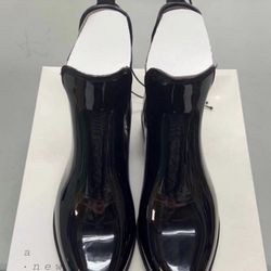 Women’s Boots Shoes Size 6