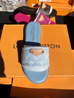 Lilly Slides