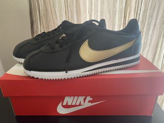 Women’s Nike Classic Cortez Leather Sneakers