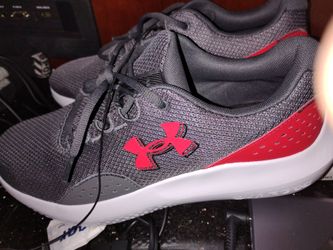 Men's under armour shoes size 11 brand new