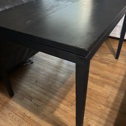 BLACK TALL TABLE 
