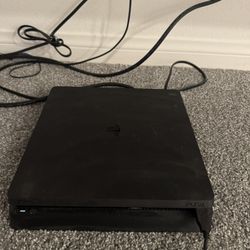 PS4 With 2 Controllers