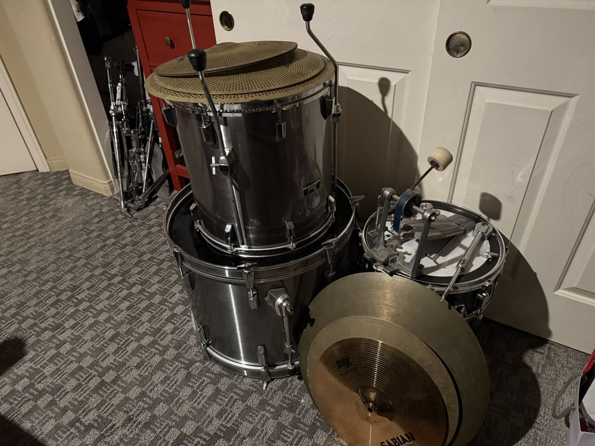 Pearl Export Drum Kit (w/ Cymbals, and hardware)