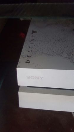 Ps4,2 remotes, and black ops 3