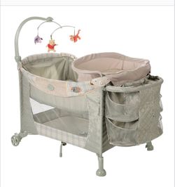 Winnie the Pooh pack and play ,bassinet, changing table