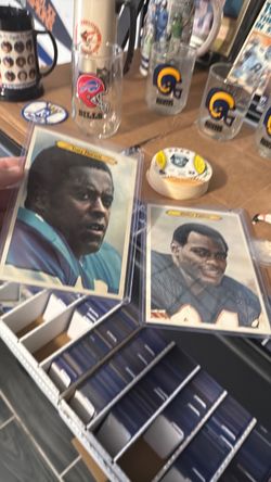 Walter Payton & Tony Dorsett 1980 Topps jumbo cards in sleeve&top loader