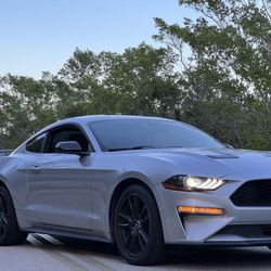 Ford mustang 2018