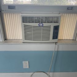 Working Air Conditioner W/remote Control