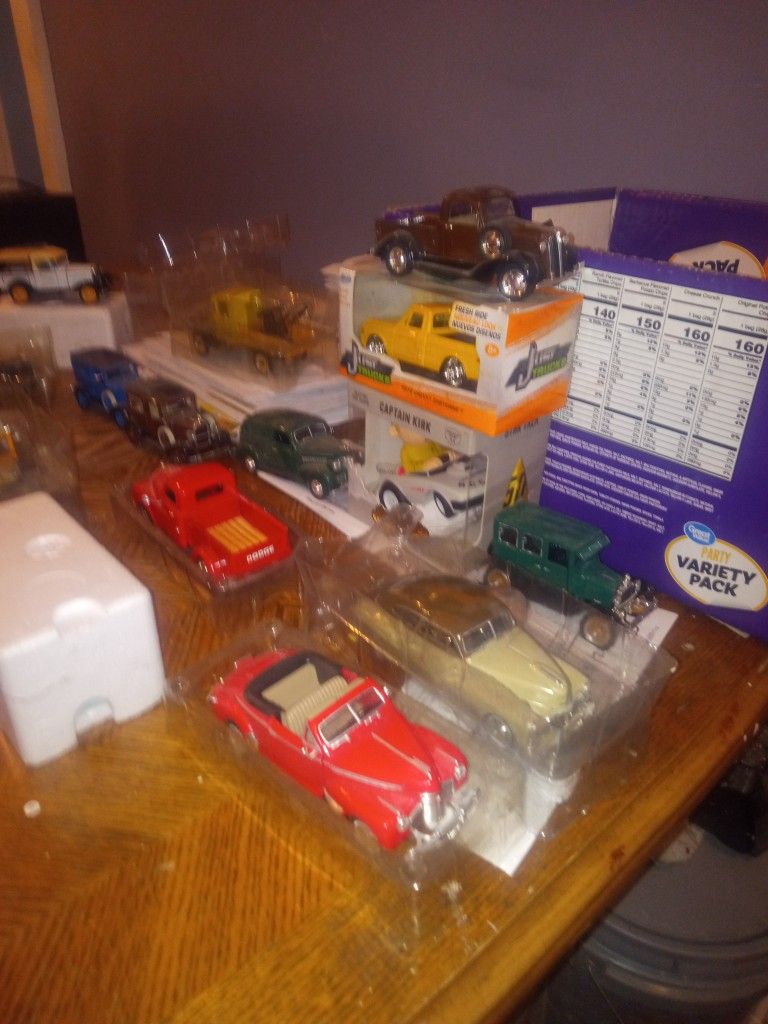 Classic Car Collection Miniature Over 30 Vehicles