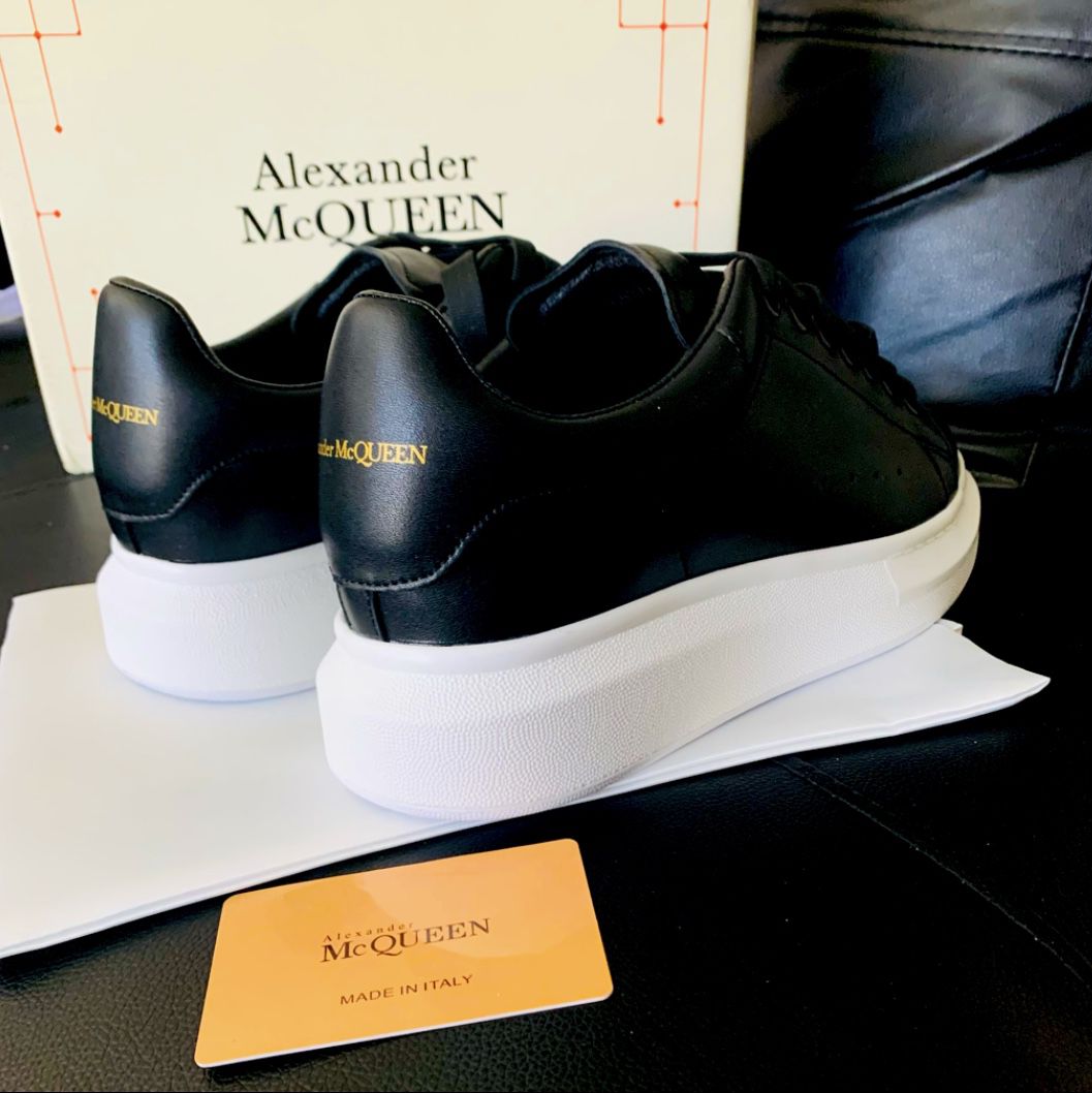 Alexander McQueen Size 5 for Sale in Las Vegas, NV - OfferUp