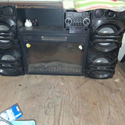 Stereo / Fireplace