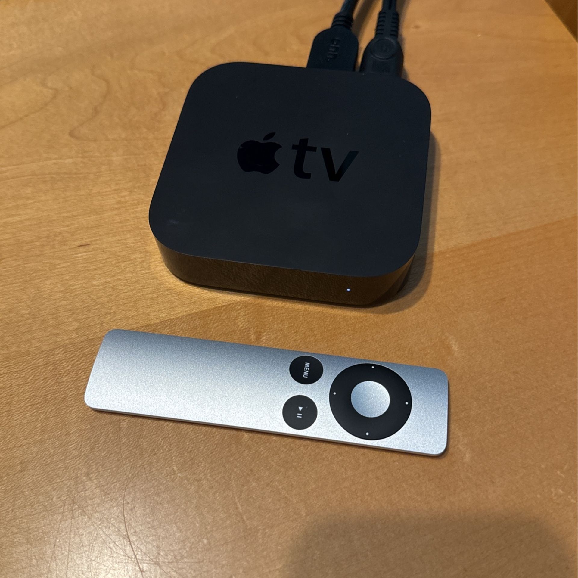 APPLE TV 3rd Generation HD Media Streamer A1469 8GB w/ Remote