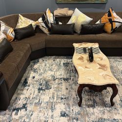 couch mint condition 