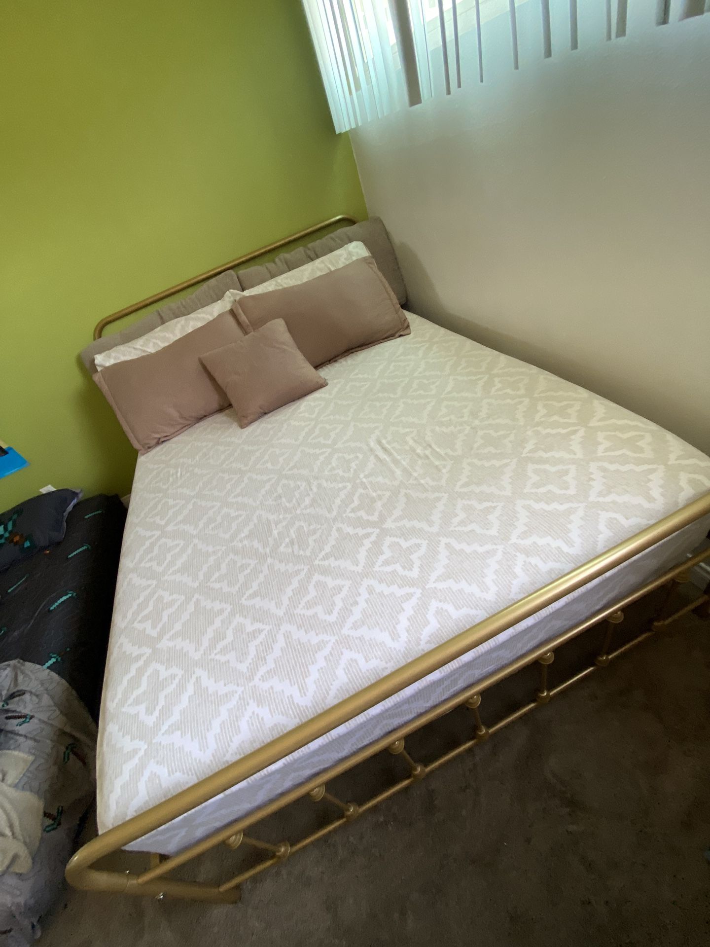 Queen bed Frame 