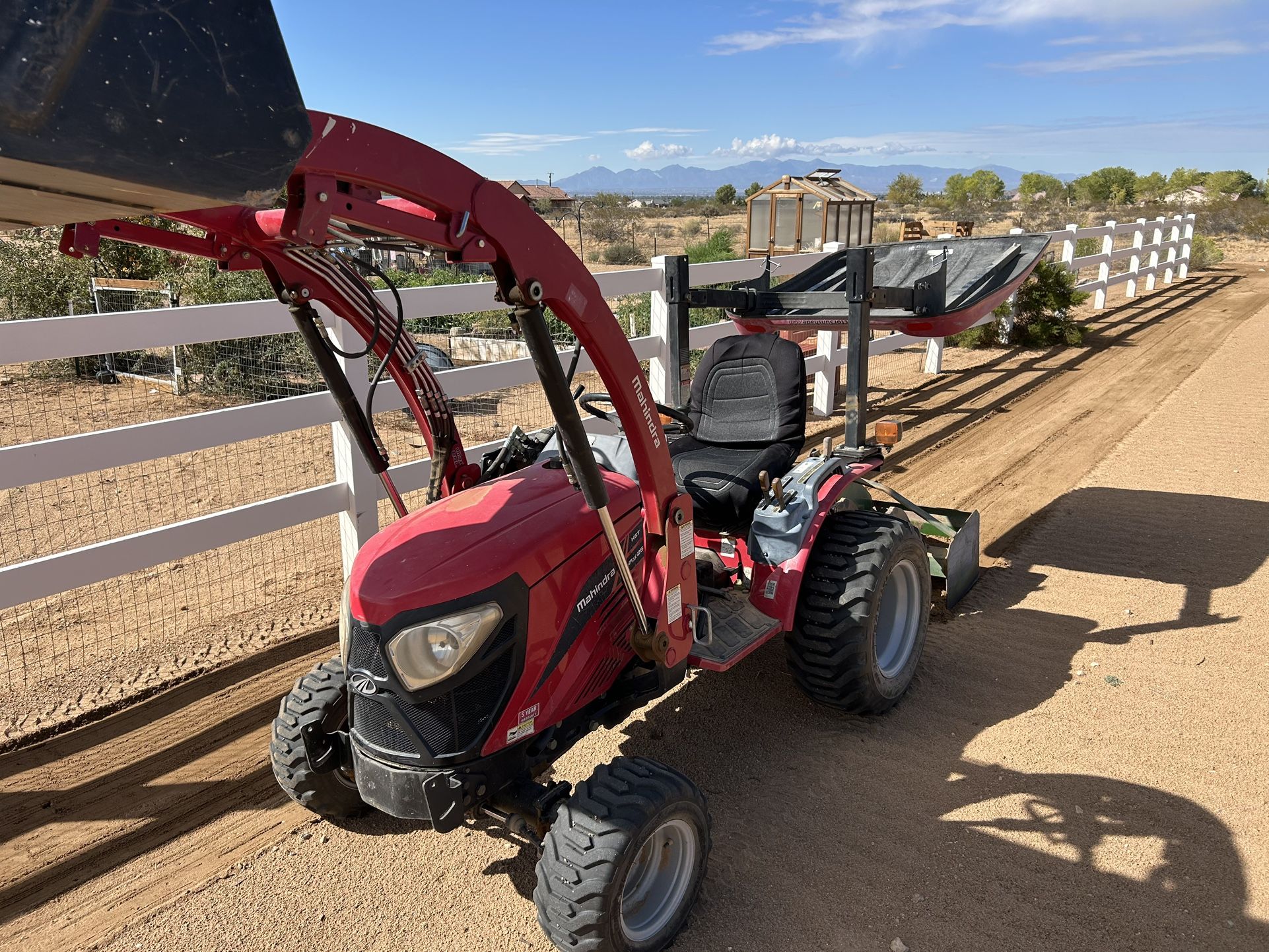 Mahindra Tractor Emax 25 Hst