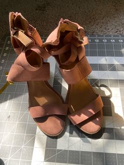 Charlotte Russe Mauve Wedges