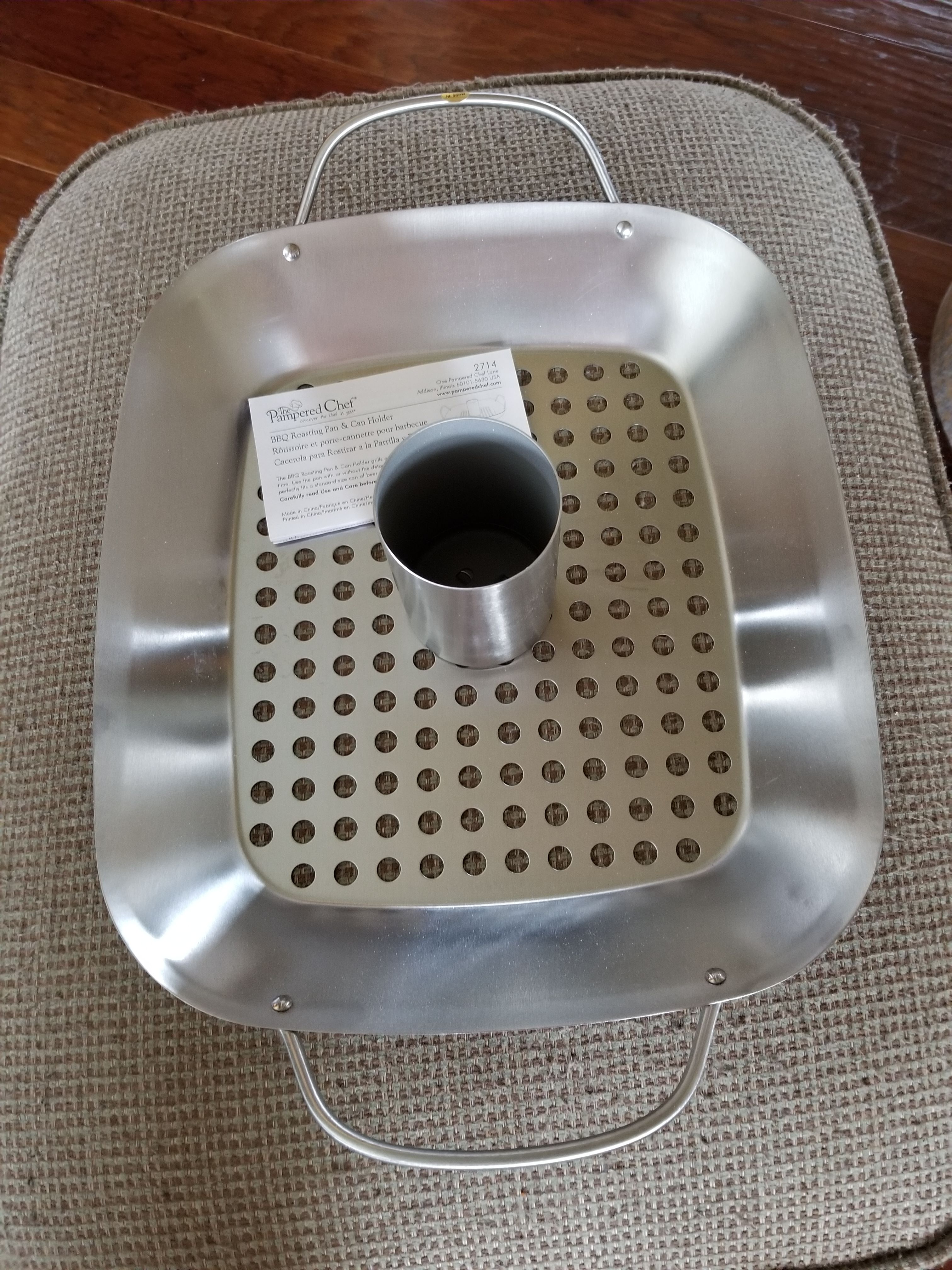 Pampered Chef--BBQ Roasting Pan & Can Holder