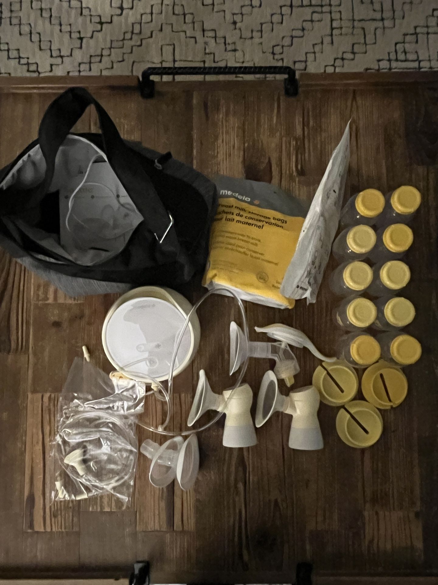 Medela Sonata + Supplies
