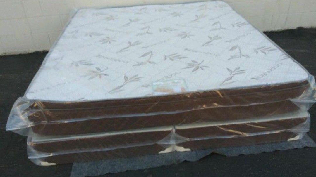 Brand New King Size Pillowtop Mattress Included Box Spring.