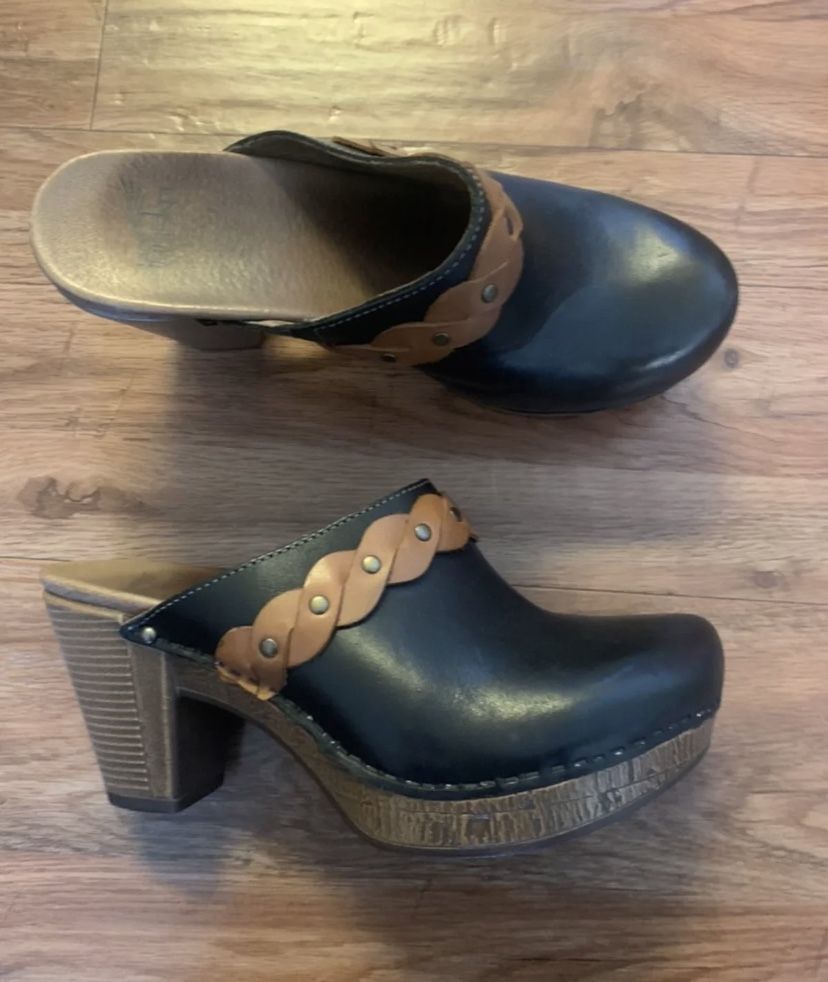 dansko Black Braided Leather Clogs 37