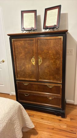 5 Pic. Bedroom Set.