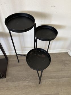 Black Metal Plant Stand