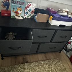 Dresser, Storage With 5 Drawers 
