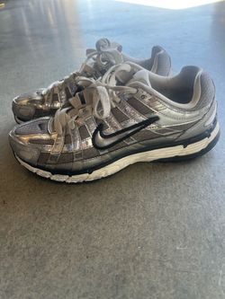 Girls Nike size 3.5