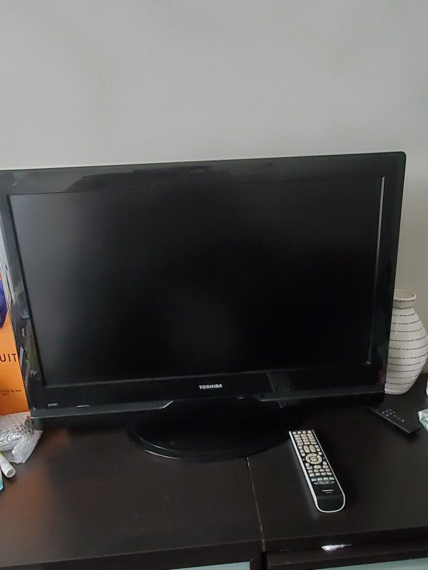 32 Inch Toshiba TV - Black