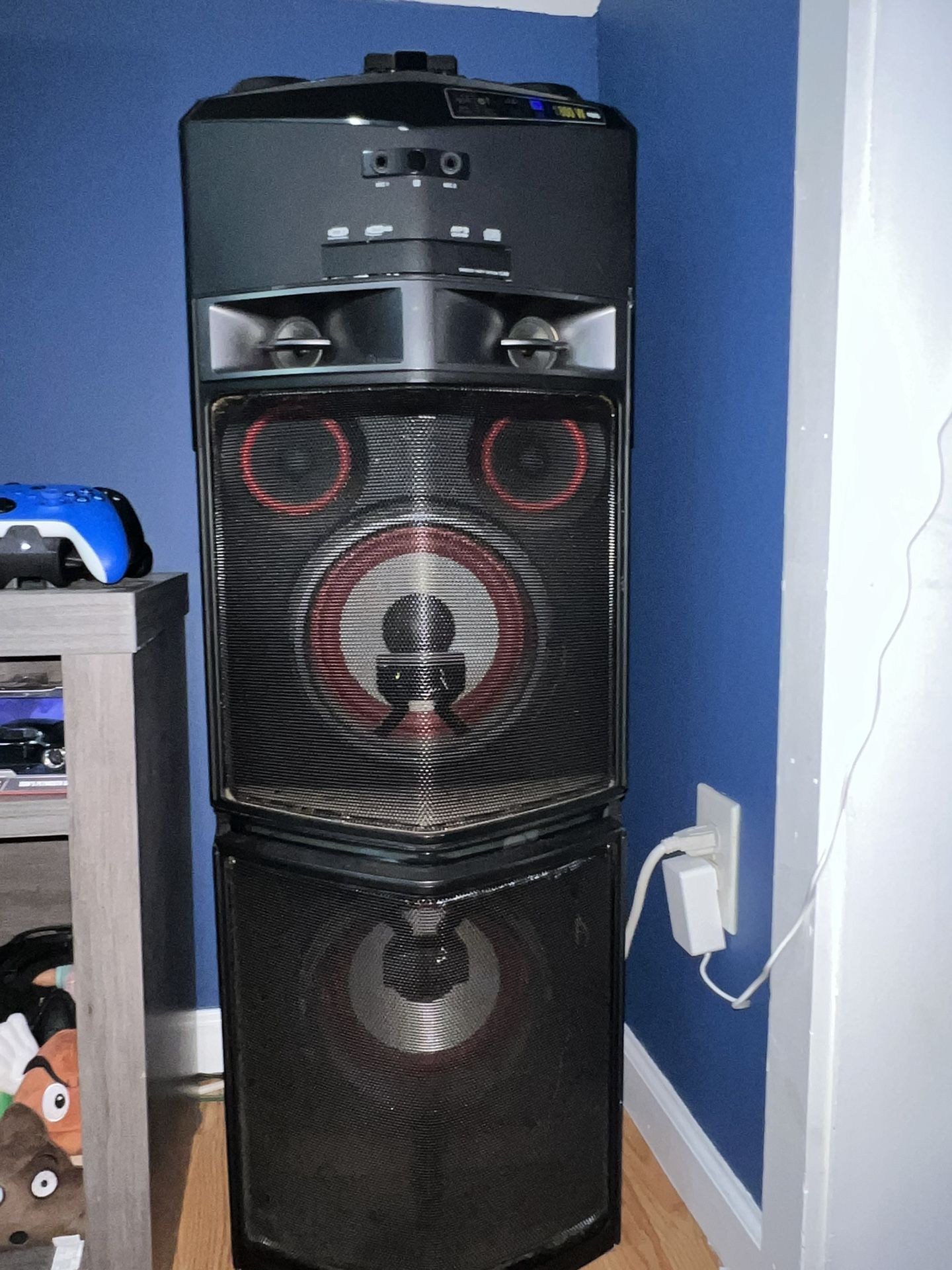 LG Bluetooth Speaker 1800 W Rms