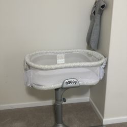 Halo Swivel Bassinet 