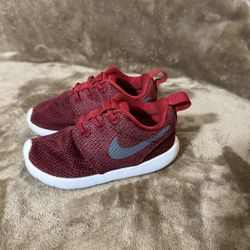 Nike Roshe One Kids Size 8c