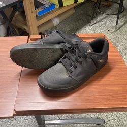 Pearl iZUMi Mountain Bike Shoes (sz 11)