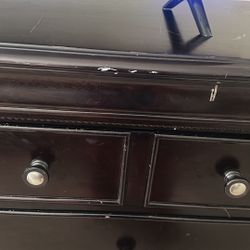 Dresser And Night Stand Set