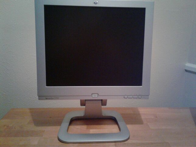 HP HP Pavilion F1703 17" LCD Monitor Model PE1245 (P9620A)