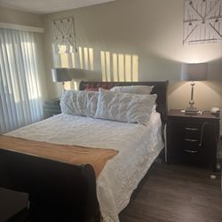 Queen cherry wood Sleigh-bed frame