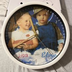Lisa &Elvis Clock