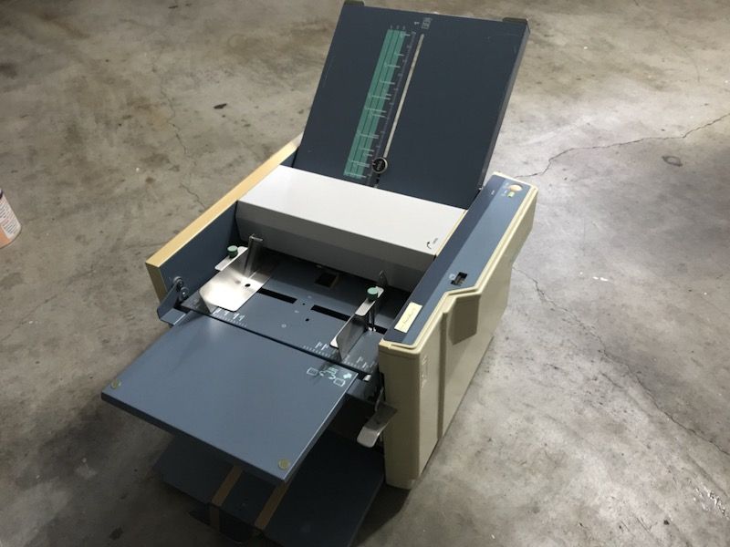 Duplo DF505N Letter/paper folding machine