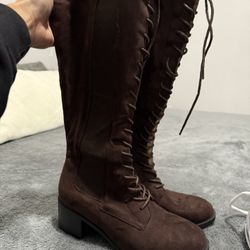 Black Low Cut Boots With Heel 