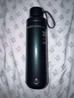 Starbucks-Siren Green Vacuum Insulated Water Bottle 20oz| 591ml have 8 bottles in total.
