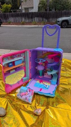 Polly pocket