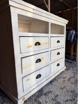 Progressive Furniture Willow Distressed pine wood