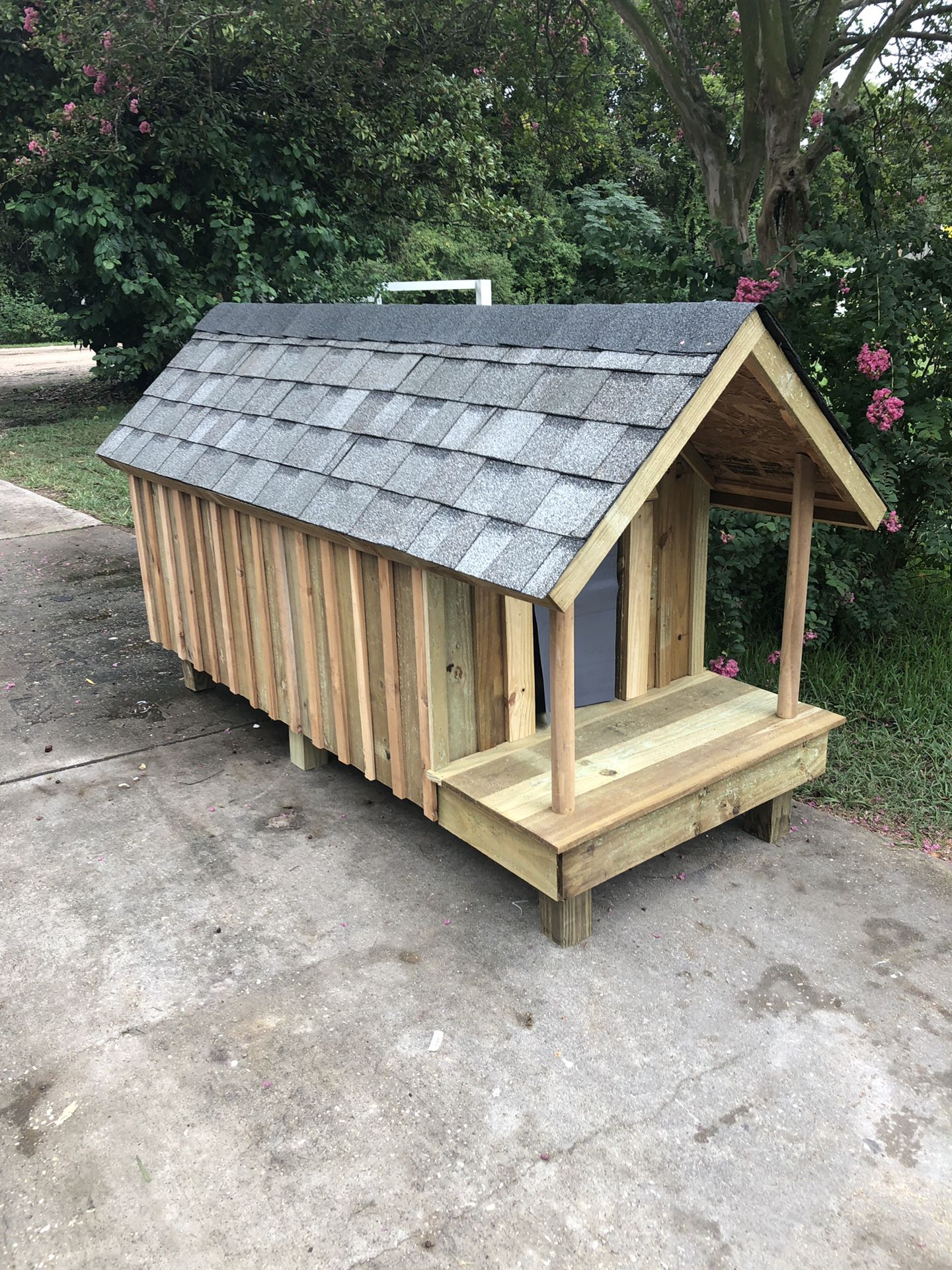 Custom made dog house 3ft x7 ft