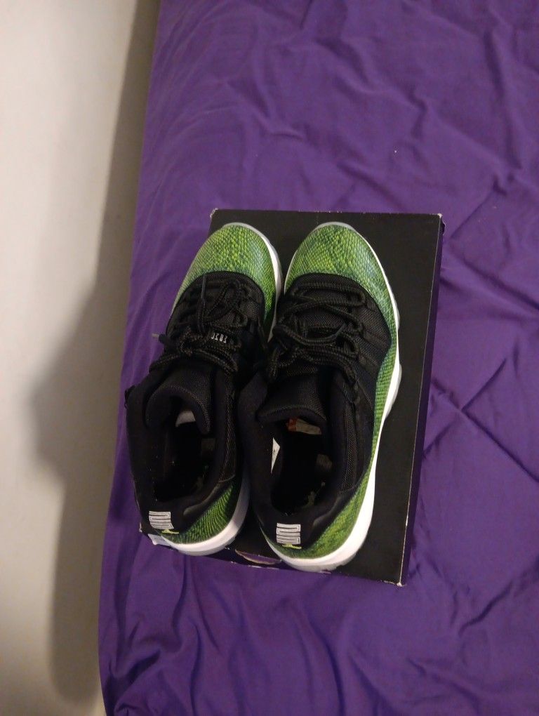 Air Jordan Retro 11 Low Snakeskin