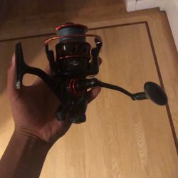 Shimano 8ft Medium Heavy Fast Action Rod With Kast King 5000 Reel