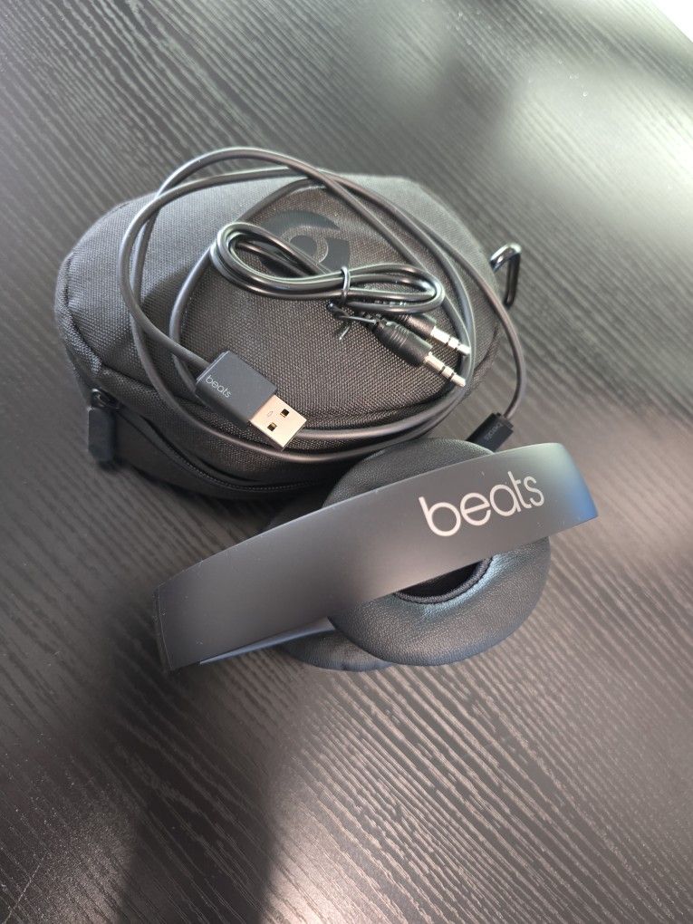 Beats Solo3 Wireless On-Ear Headphones - NEW - Black