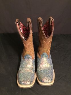 Girls boots